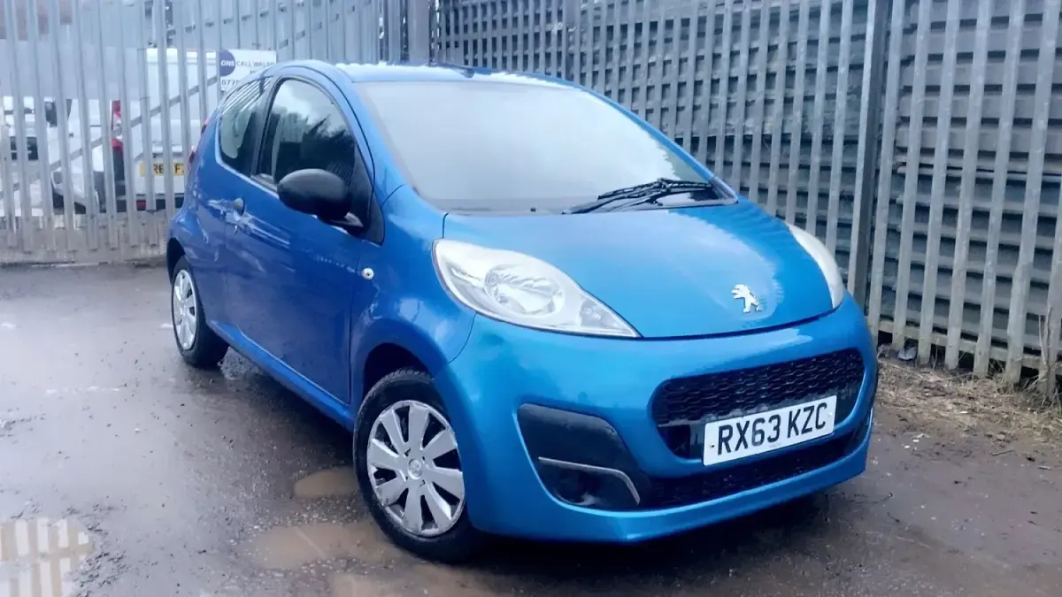 Used Peugeot 107 Access 68 HP (50 kW) 2013 Blue Hatchback