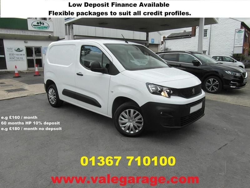 White Used 2021 Peugeot Partner Van | £7,950 (Fair price) - Image 1/4