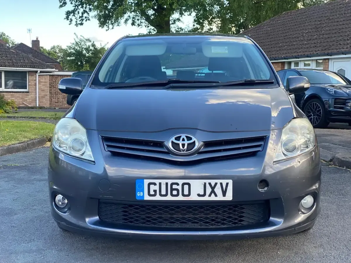 Używany Toyota Auris 2010 Szary Hatchback