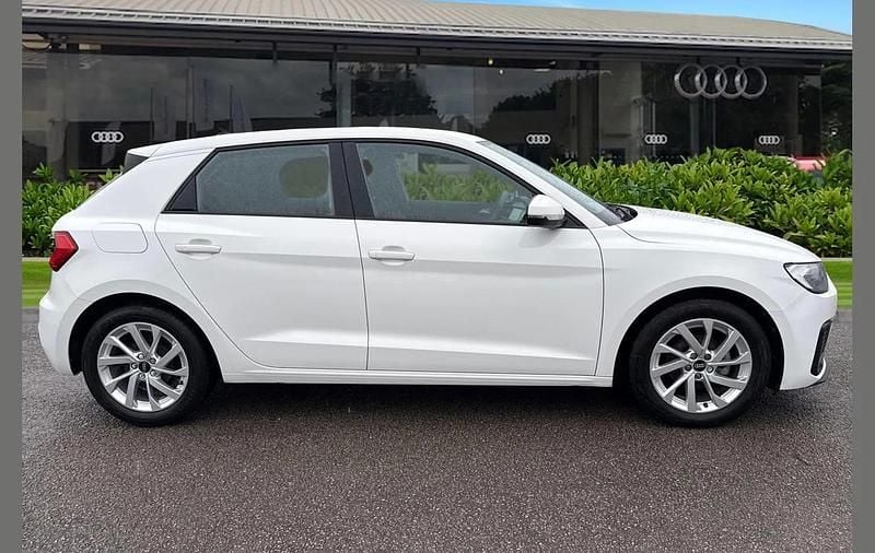 Used Audi A1 Sport 95 HP (69 kW) 2022 White Hatchback