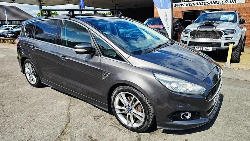 Usado Ford S-MAX Sport 2017 Cinzento Monovolume