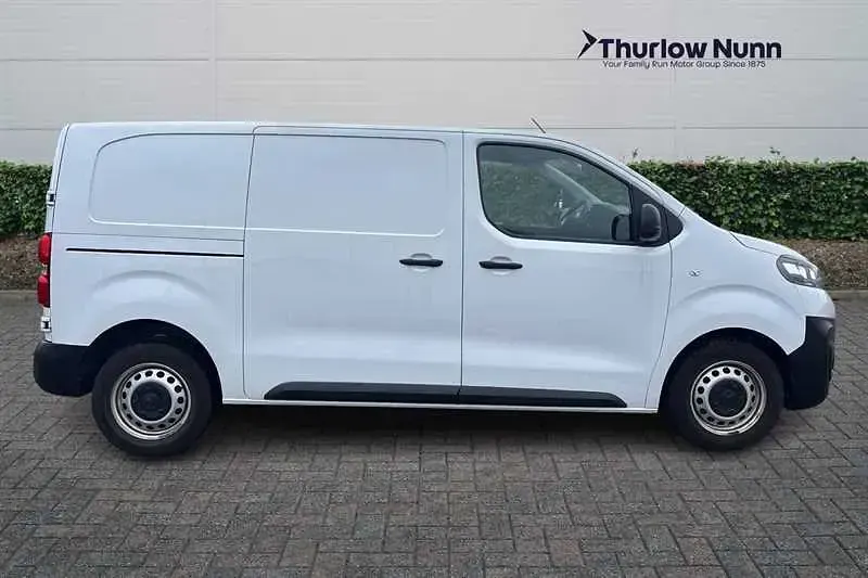 Used Vauxhall Vivaro S 145 HP (106 kW) 2023 White MPV