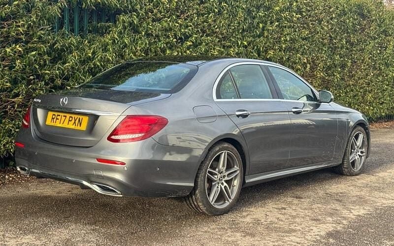 Usado Mercedes E220 AMG Line Premium Plus 194 CV (142 kW) 2019 Berlina