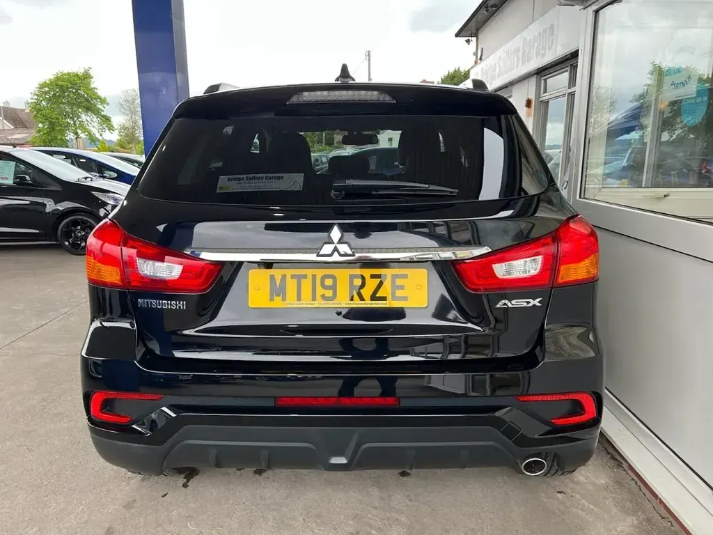 Used Mitsubishi ASX 117 HP (86 kW) 2019 Grand luxe black SUV