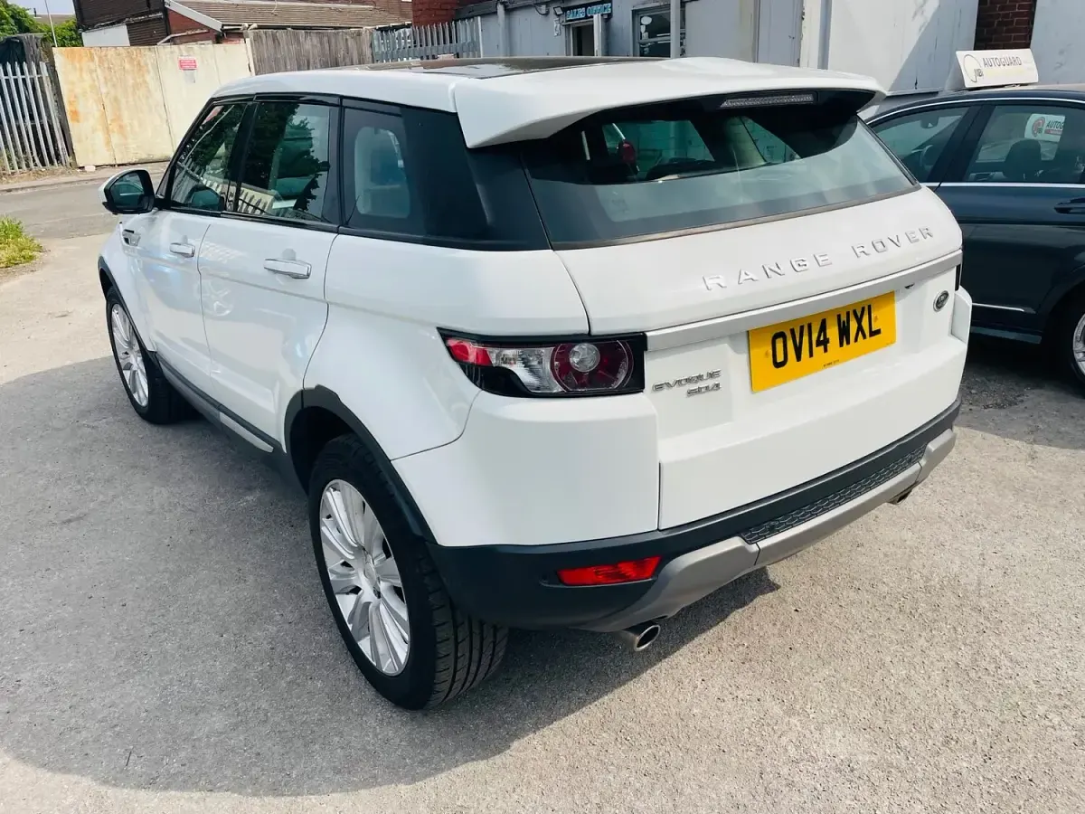 Used Land Rover Range Rover evoque Prestige 2014 White SUV