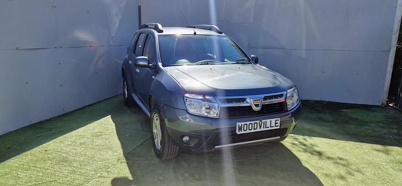 Used Dacia Duster Lauréate 110 HP (80 kW) 2014 Grey SUV