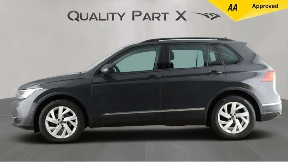 Usado VW Tiguan Life 150 CV (110 kW) 2021 Gris SUV