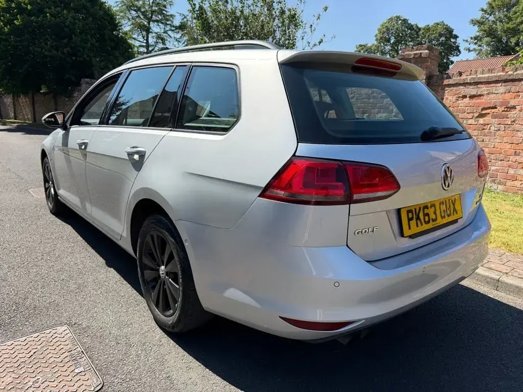 Used VW Golf VII SE 122 HP (89 kW) 2013 Silver Estate