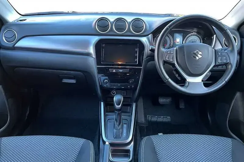 Second-hand Suzuki Vitara SZ-T 116 CP (85 kW) 2023 Negru SUV