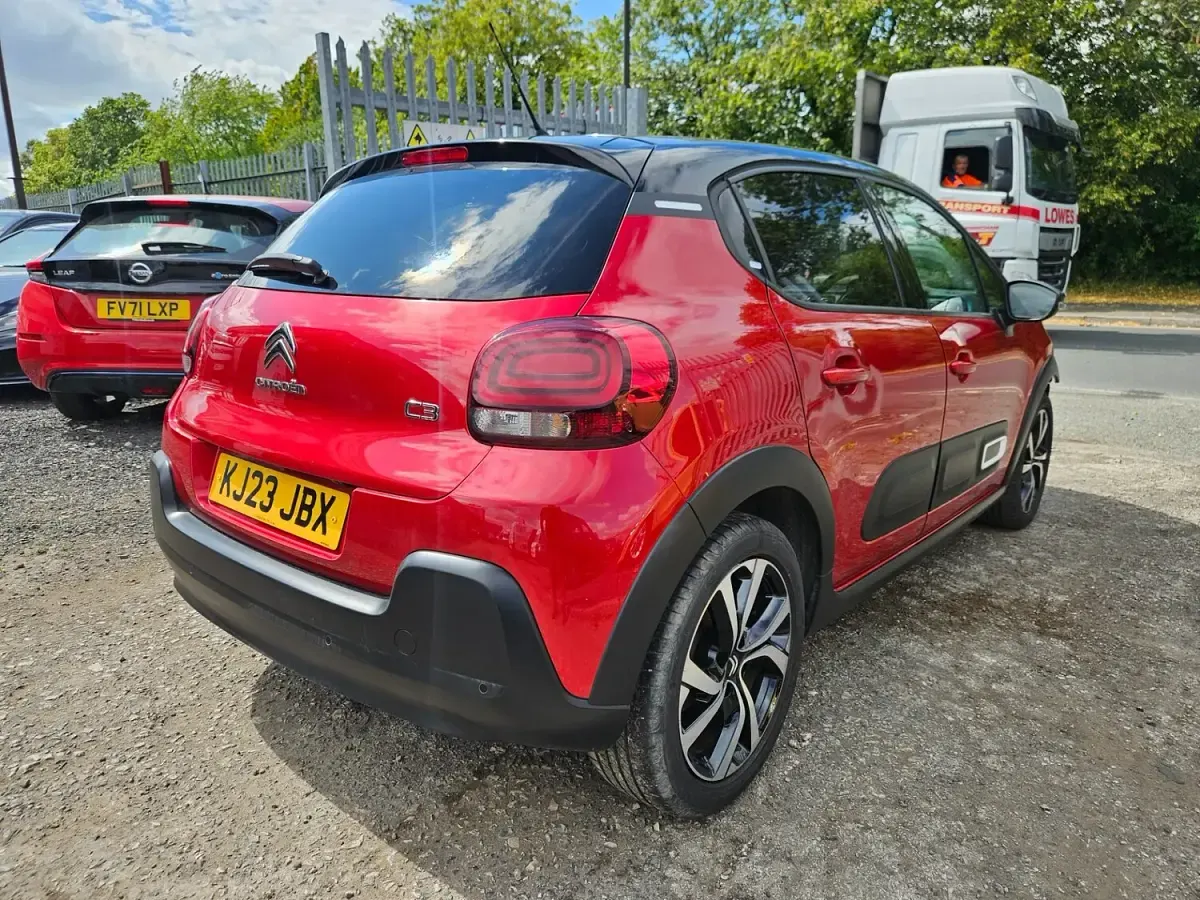 Second-hand Citroën C3 PureTech 2023 Roșu Hatchback