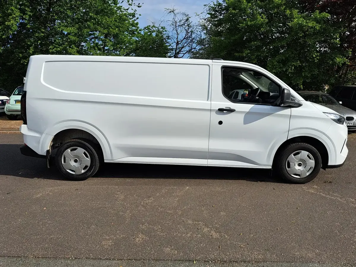 Used Ford Transit Custom Trend 136 HP (100 kW) 2024 White Van