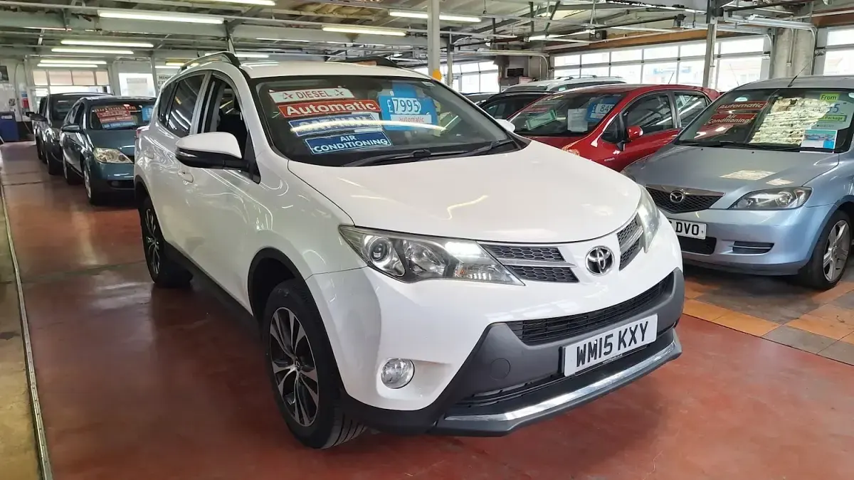 Used Toyota RAV4 150 HP (110 kW) 2015 White SUV