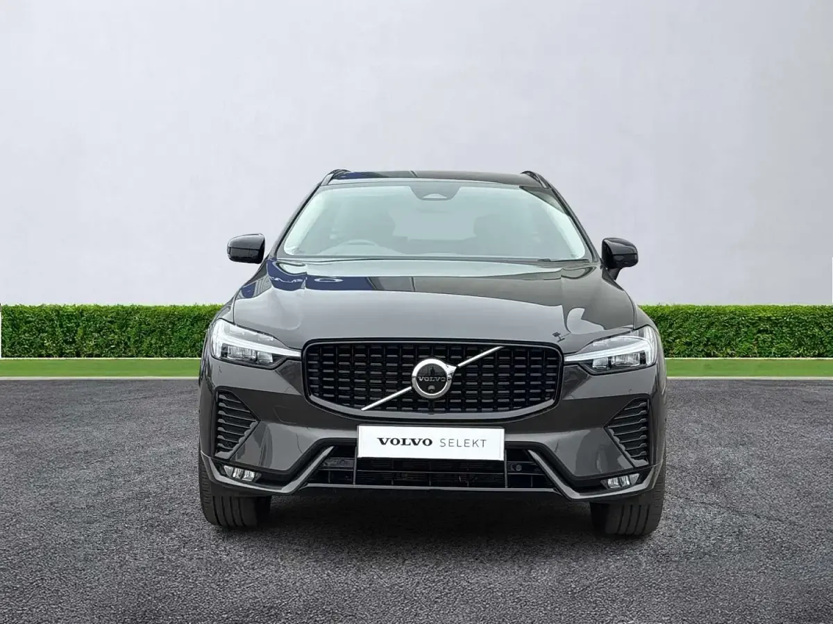 Used Volvo XC60 Plus 197 HP (144 kW) 2023 Grey SUV