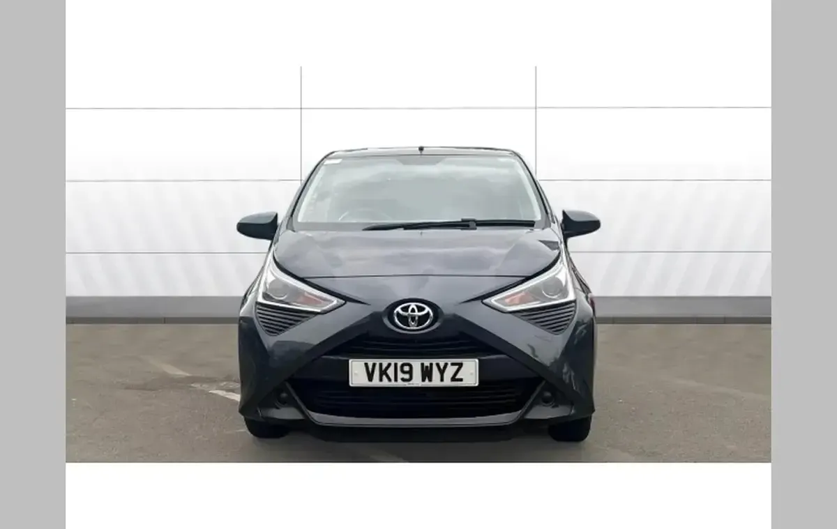 Used Toyota Aygo X-play 72 HP (52 kW) 2019 Grey Hatchback