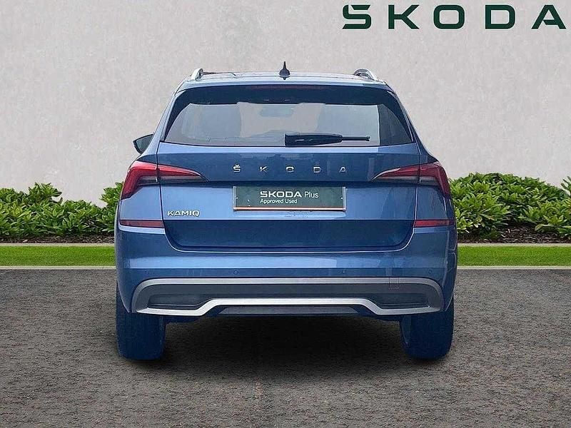 Used Skoda Kamiq SE L 81 HP (59 kW) 2021 Titan blue metallic SUV