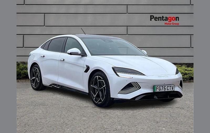 White Used 2025 BYD Seal Sedan | £36,995 (Fair price) - Image 1/4