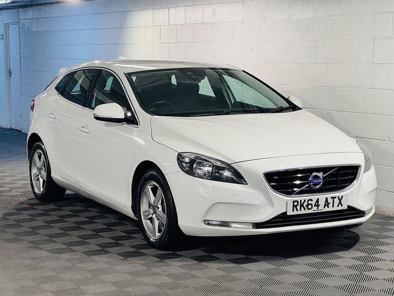 White Used 2014 Volvo V40 SE Estate | £3,989 (Super price) - Image 1/4