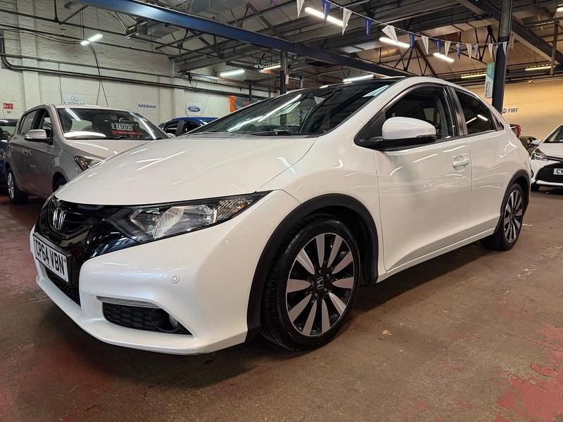 Used Honda Civic SR 2014 White Hatchback