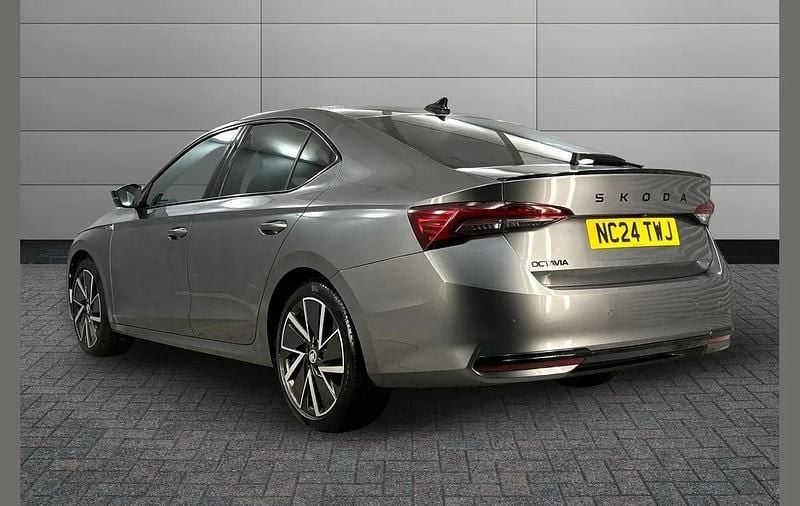 Used Skoda Octavia SportLine 147 HP (108 kW) 2024 Graphite grey metallic Hatchback