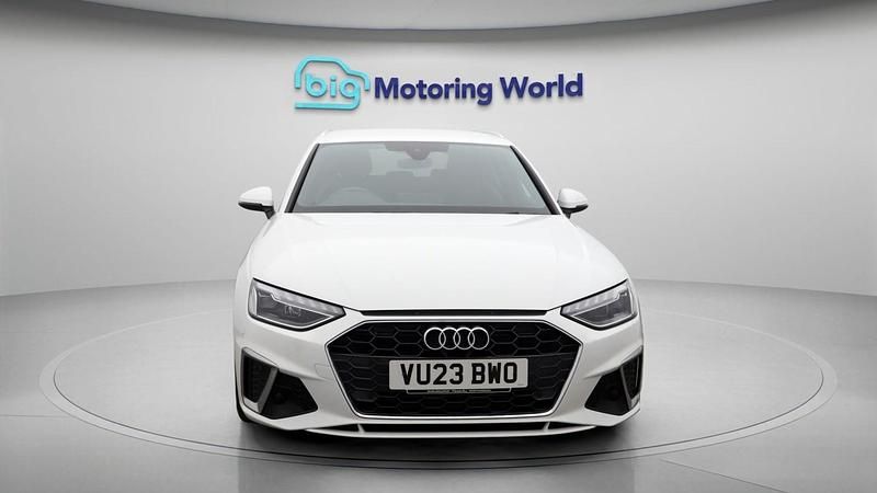 Used Audi A4 S-Line 150 HP (110 kW) 2023 White Estate