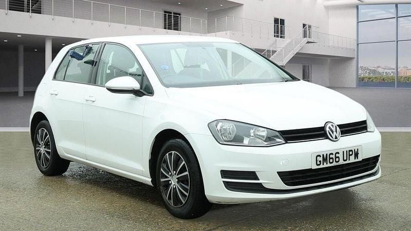 Used VW Golf VII S 125 HP (91 kW) 2017 White Hatchback