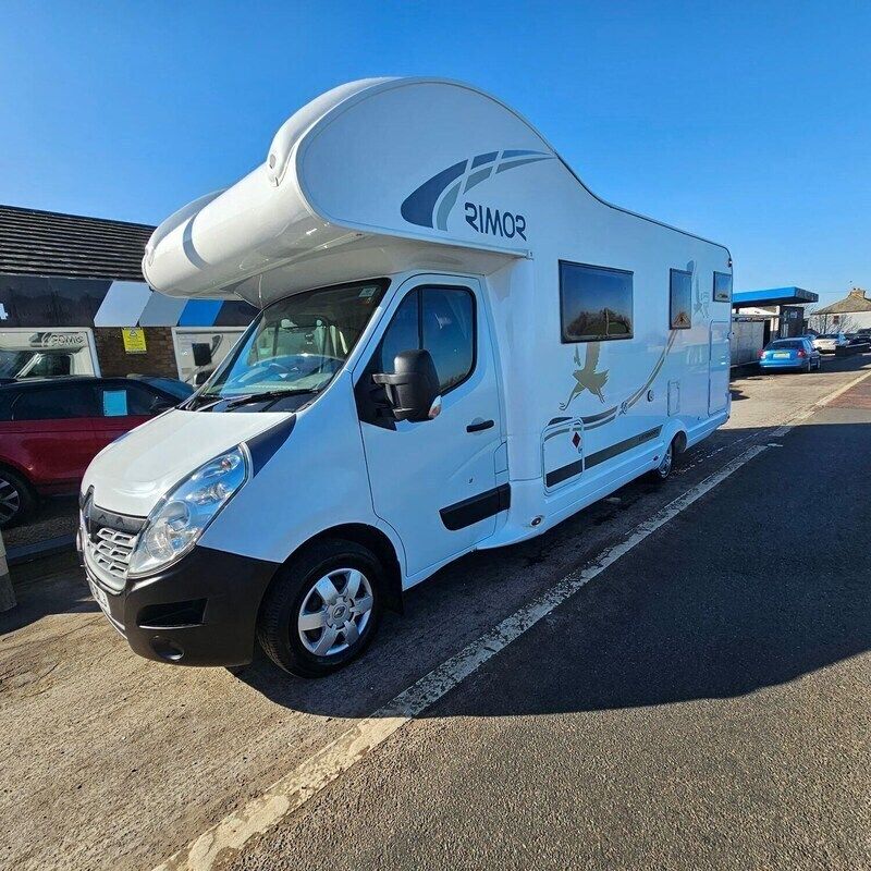 White Used 2016 Renault Master Business Van | £36,995 - Image 1/4