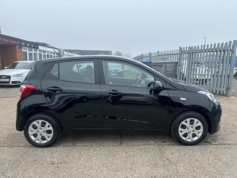Used Hyundai i10 SE 2016 Black Hatchback