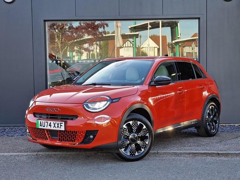 Used Fiat 600 La Prima 114 kW (156 HP) 2024 Orange Hatchback