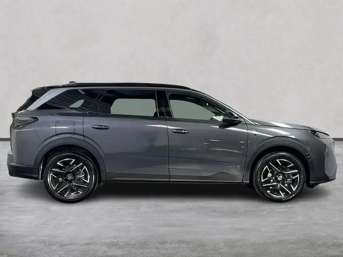 Used Peugeot 5008 GT 136 HP (100 kW) 2026 Grey SUV