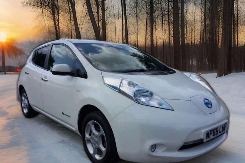 White Used 2016 Nissan Leaf Tekna Hatchback | £3,290 (Fair price) - Image 1/1