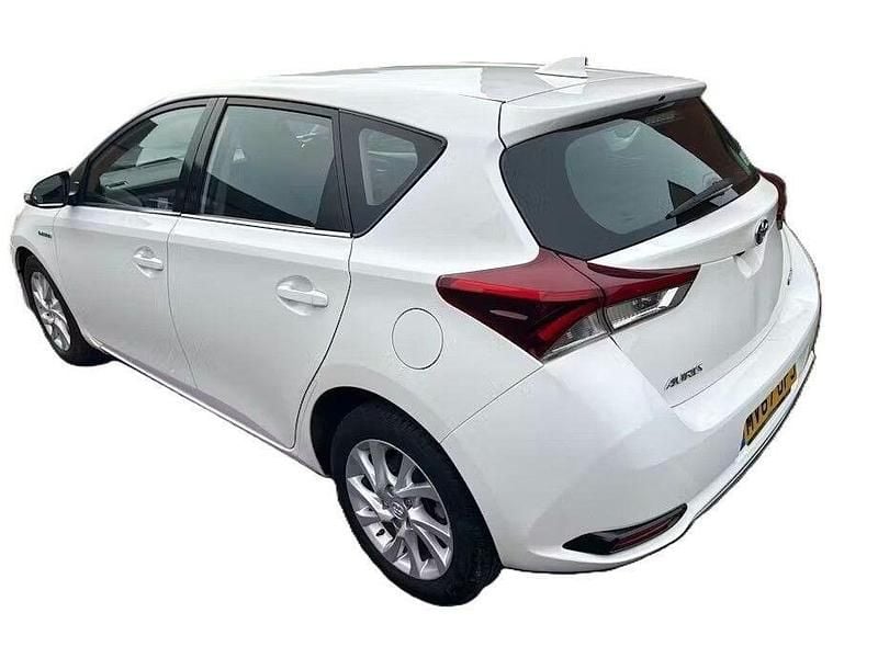 Used Toyota Auris Hybrid 2017 White Hatchback