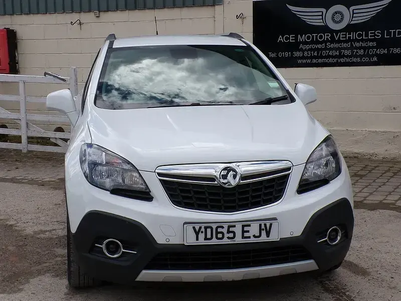 Used Vauxhall Mokka 136 HP (100 kW) 2015 White SUV