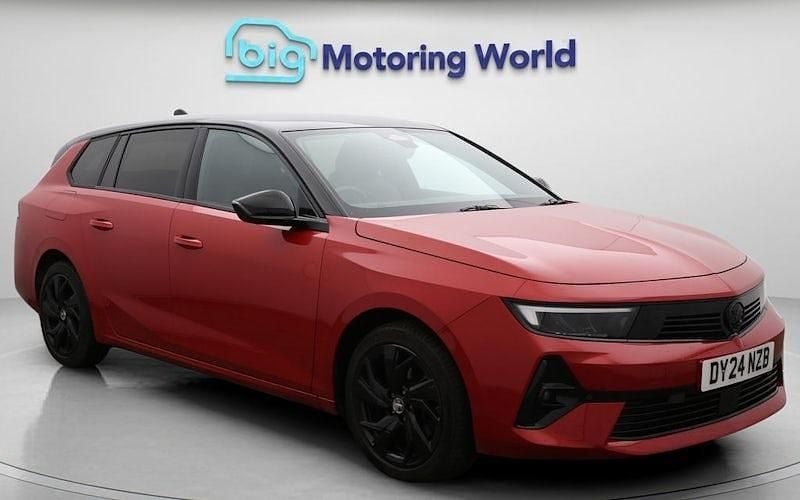Used Vauxhall Astra S 131 HP (96 kW) 2024 Red Estate