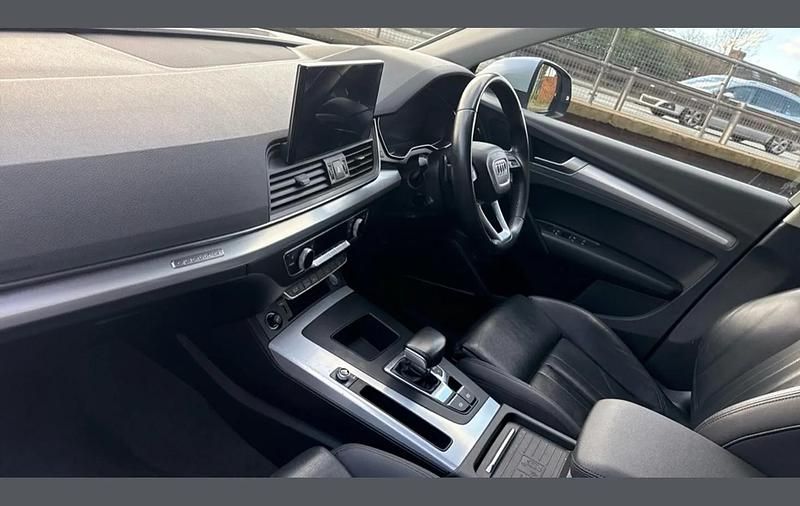 Used Audi Q5 Sportback Sport 261 HP (191 kW) 2021 Silver SUV