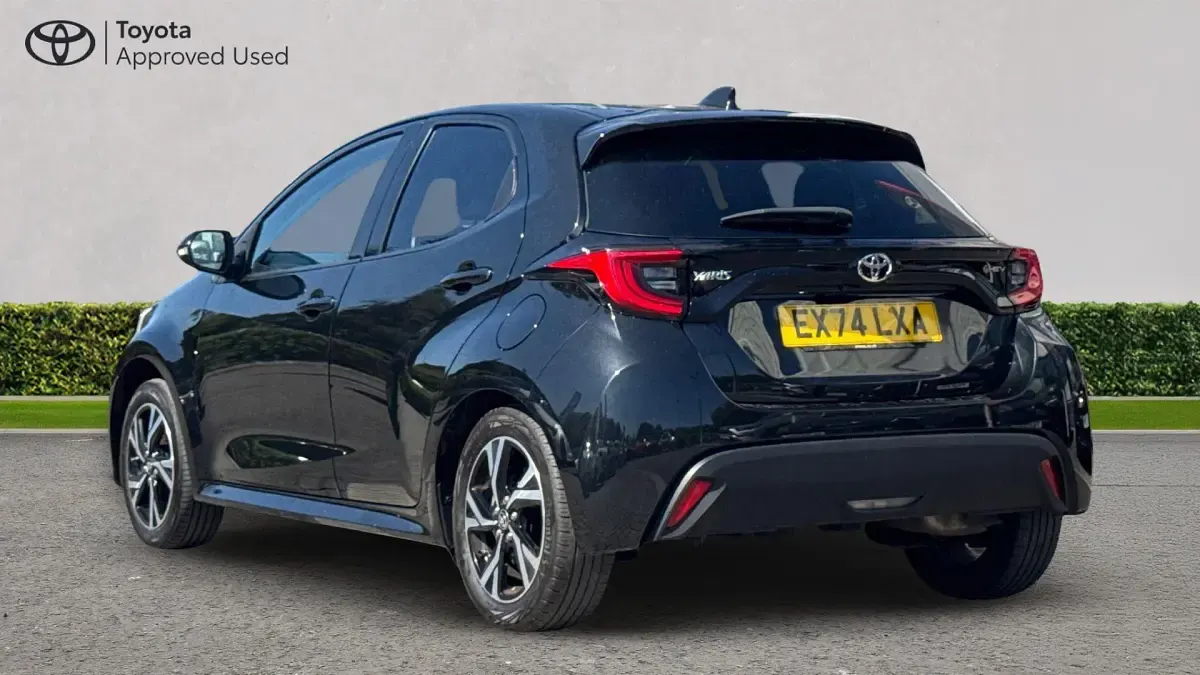 Used Toyota Yaris Design 116 HP (85 kW) 2024 Eclipse black Hatchback
