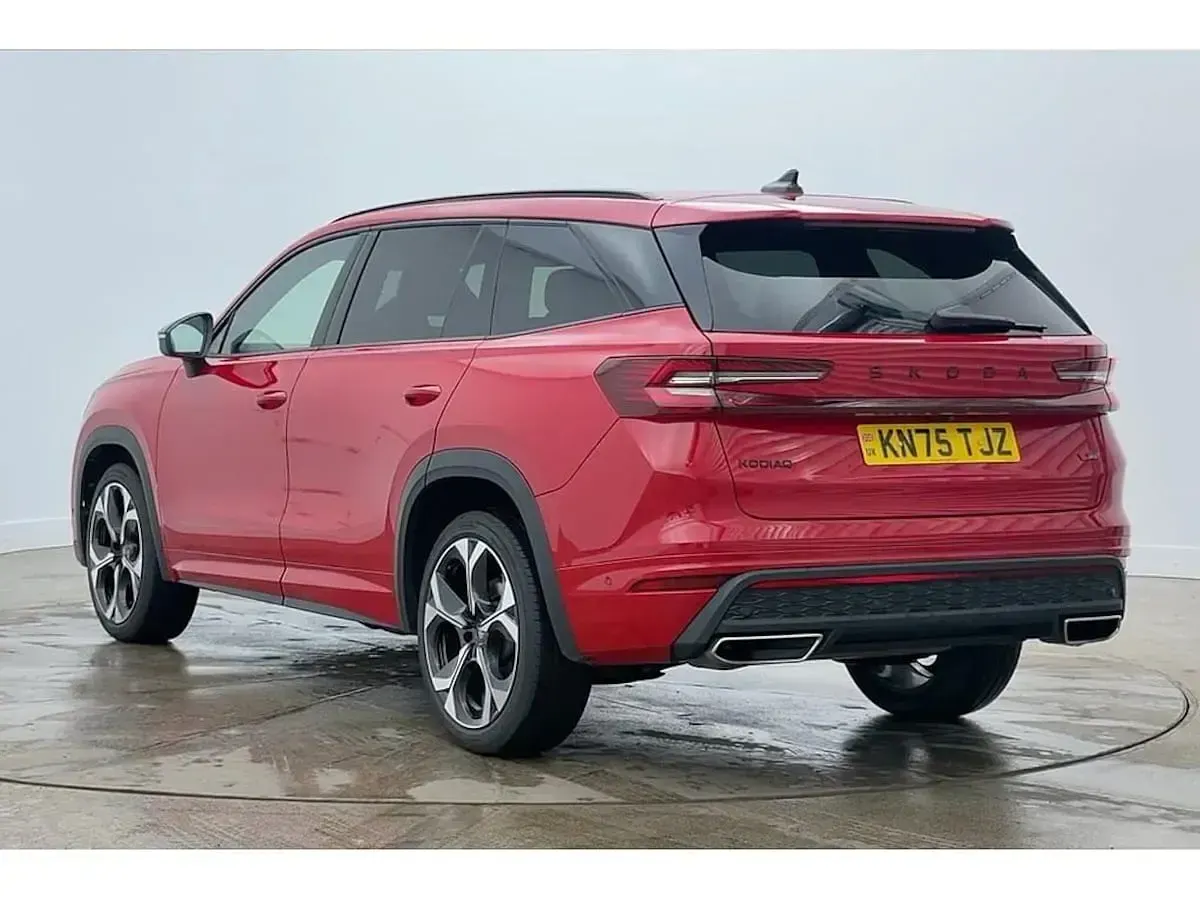 Second-hand Skoda Kodiaq vRS 261 CP (191 kW) 2025 Roșu SUV