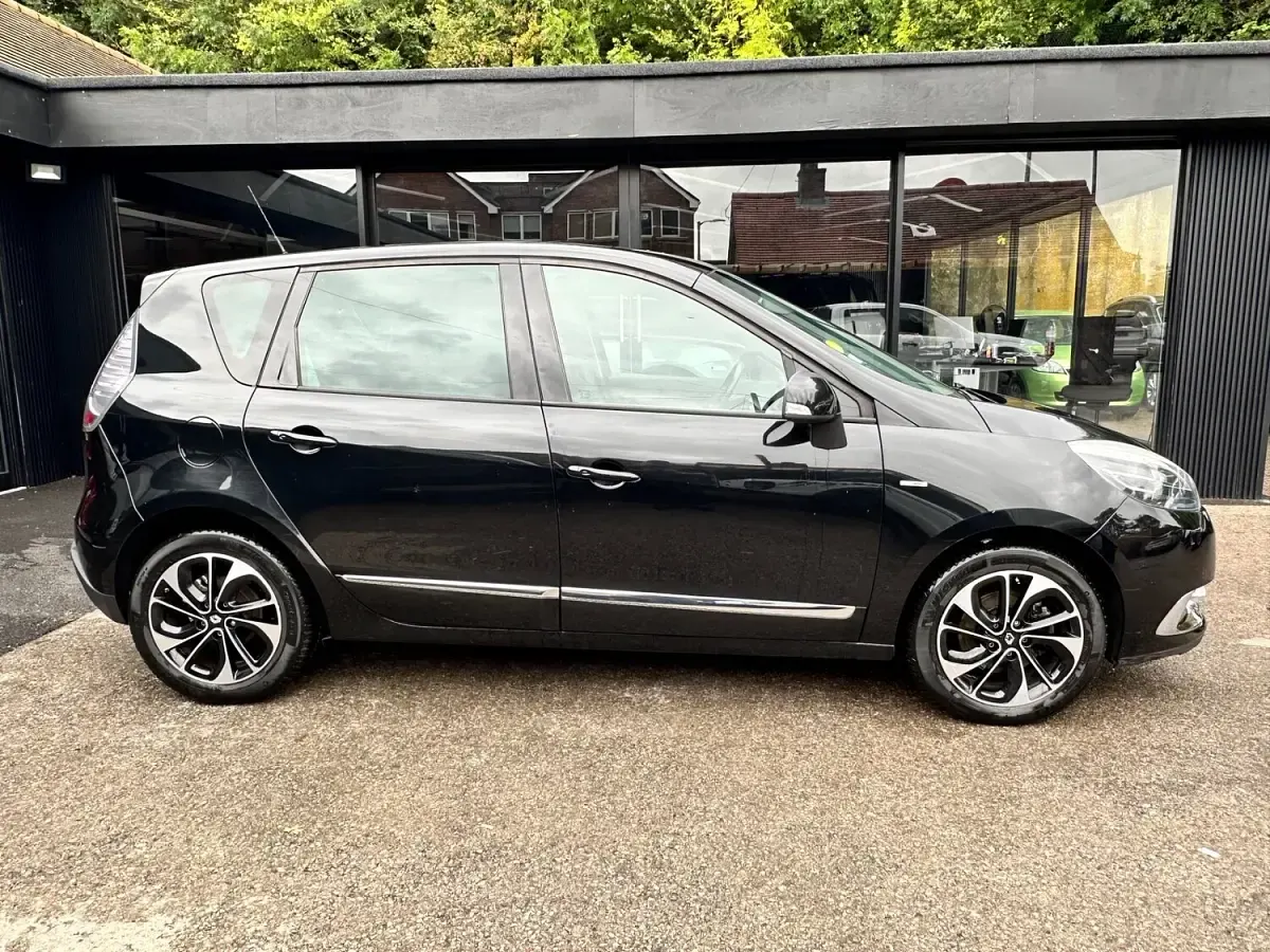 Used Renault Scénic III Dynamique 2015 Black MPV