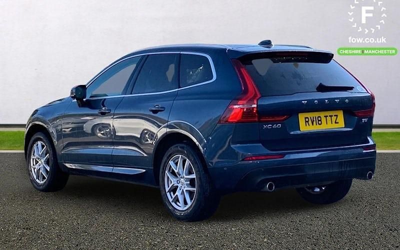 Used Volvo XC60 Momentum 250 HP (183 kW) 2018 Blue SUV
