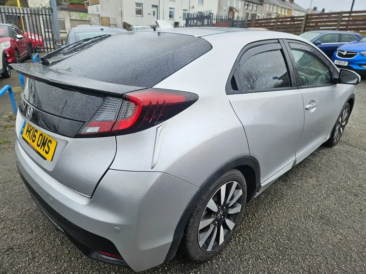 Used Honda Civic SR 120 HP (88 kW) 2016 Silver Hatchback