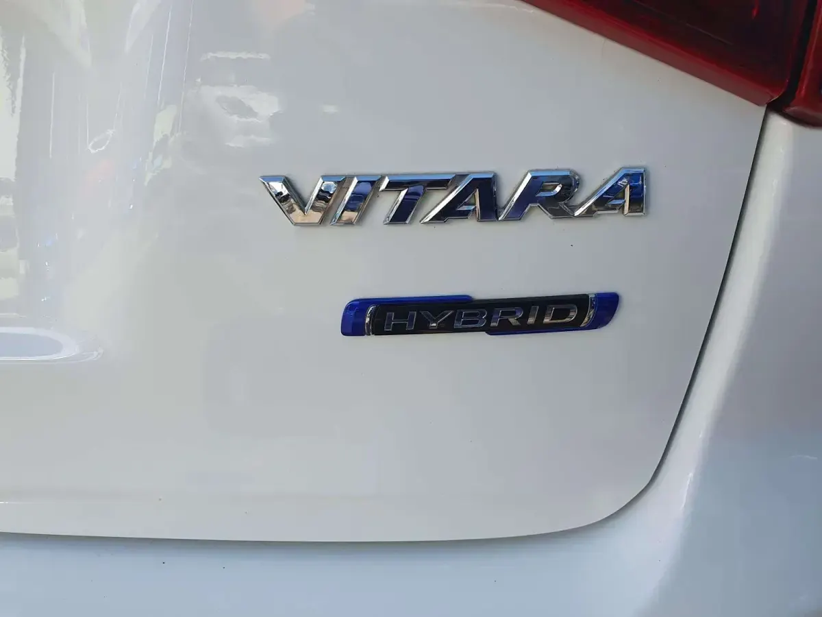 Used Suzuki Vitara SZ-T 116 HP (85 kW) 2024 White SUV
