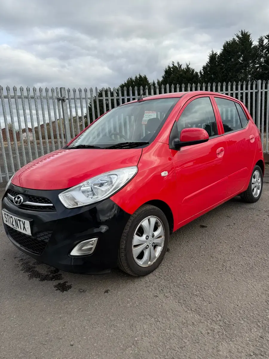 Used Hyundai i10 Active 85 HP (62 kW) 2012 Red Hatchback