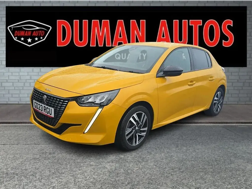 Used Peugeot 208 Allure+ 100 HP (73 kW) 2023 Yellow Hatchback