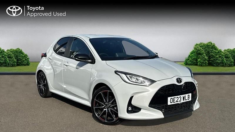 Used Toyota Yaris Hybrid Sport 116 HP (85 kW) 2022 Ash grey Hatchback