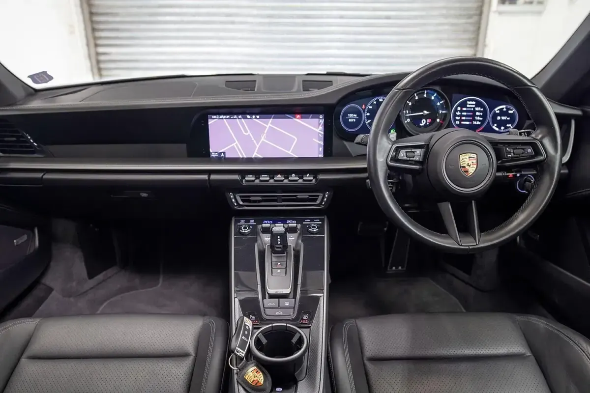Begagnad Porsche 911 2019 Silver Sportkupé