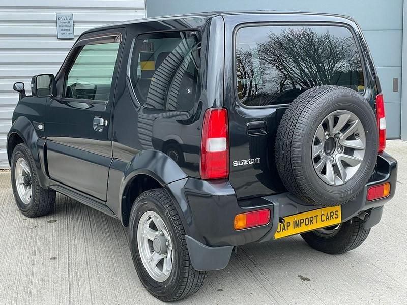 Used Suzuki Jimny SZ4 85 HP (62 kW) 2015 Black SUV