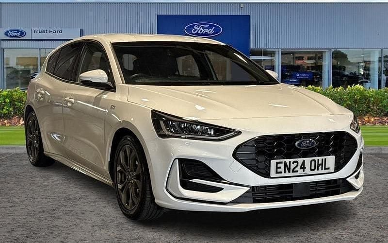Used 2025 Ford Focus ST-Line Hatchback | £17,800 (Fair price) - Image 1/4