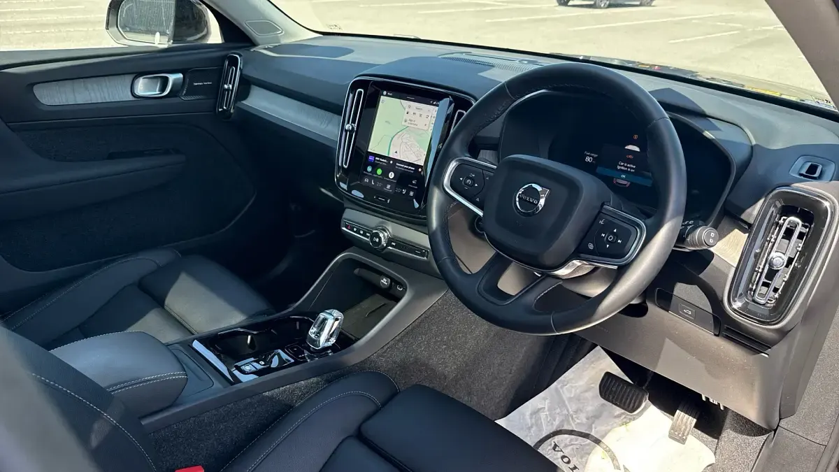 Used Volvo XC40 Ultra 197 HP (144 kW) 2025 Black SUV