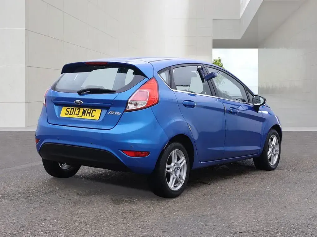 Used Ford Fiesta Zetec 82 HP (60 kW) 2013 Blue Hatchback