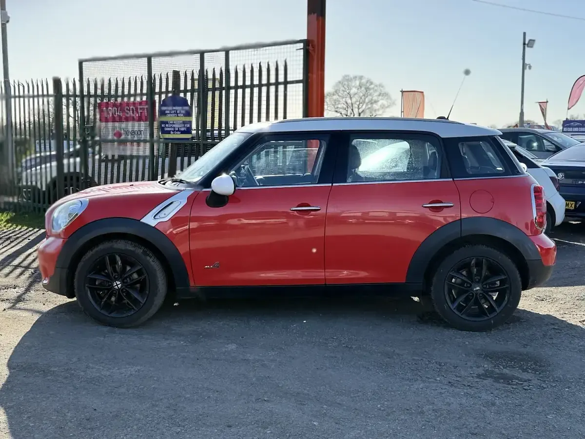 Used Mini Cooper D 2011 Red Hatchback