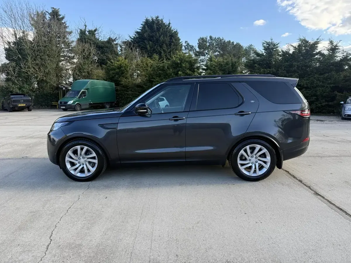 Used Land Rover Discovery HSE 306 HP (225 kW) 2019 Grey SUV